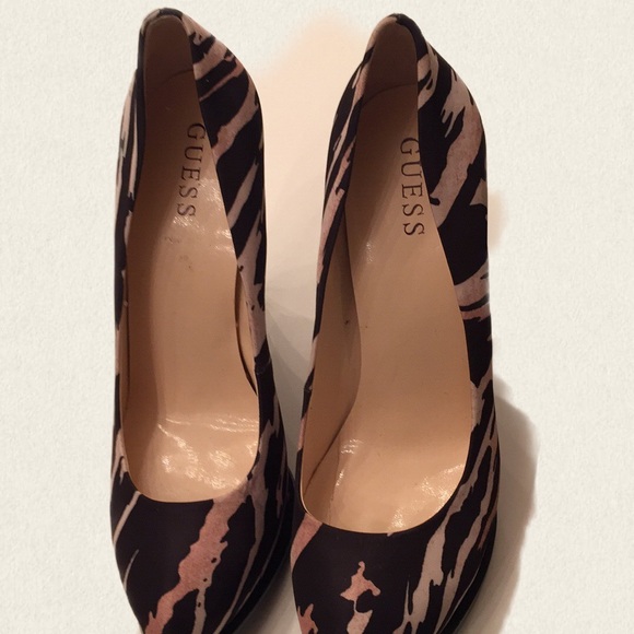 FLASH SALE New Guess Size 9M animal print Shoes 👠 - Picture 2 of 6